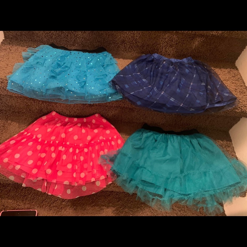 🍂Bundle 4 girls skirts size 5/6